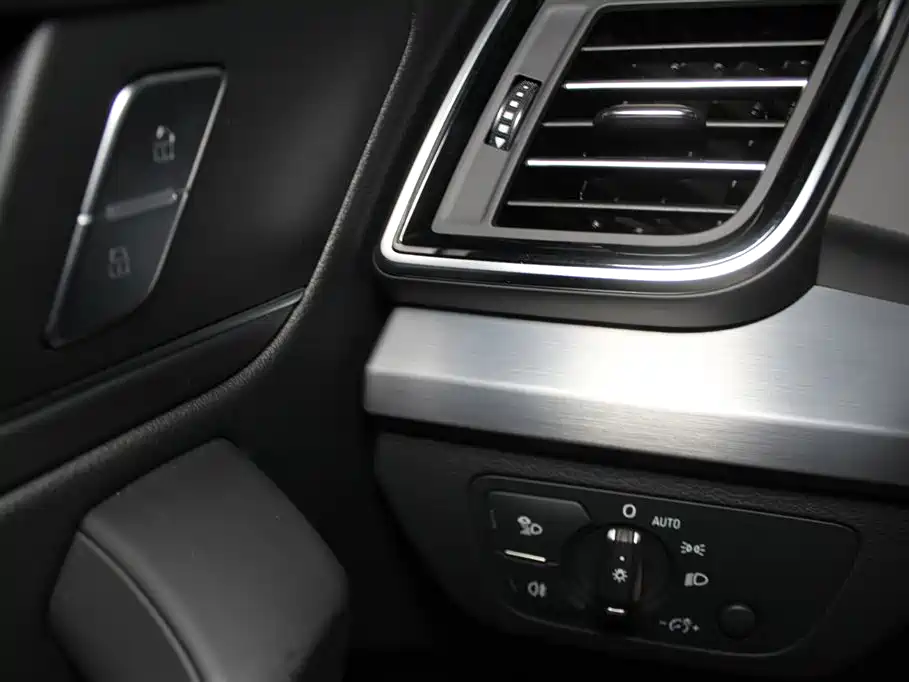 Audi Q5L Sportback 2024 40 TFSI Fashion Version фото 15