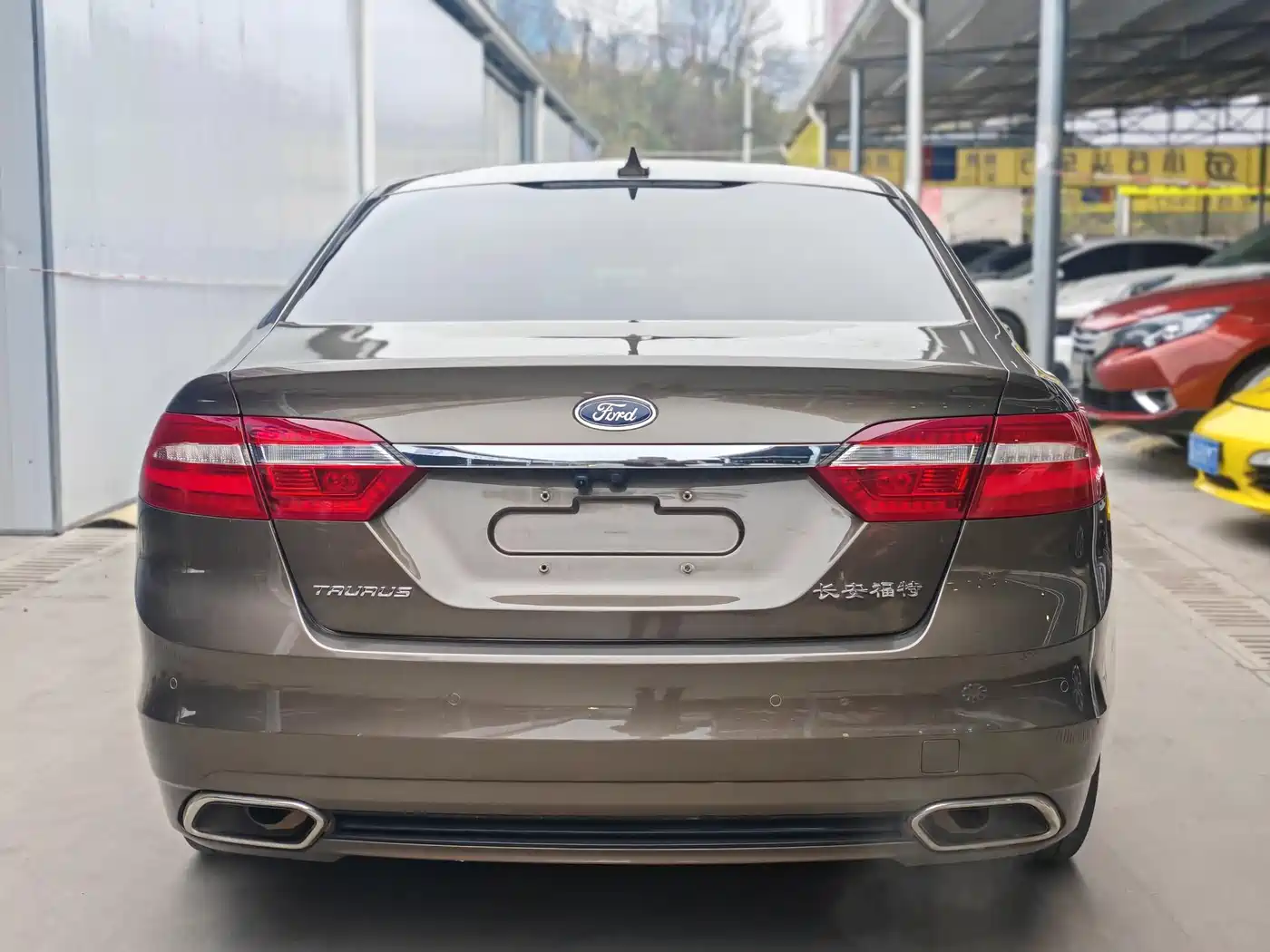 FORD TAURUS
