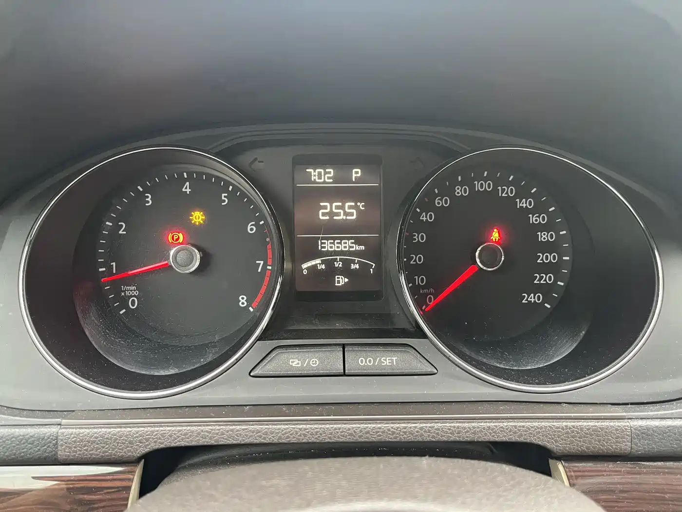 Volkswagen Lavida 2015 1.6L Automatic Comfort Edition фото 13