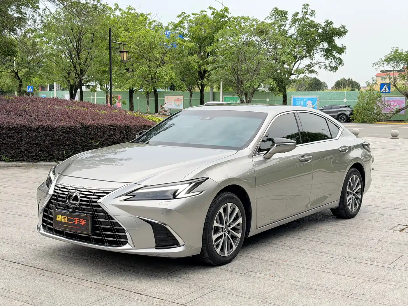 Lexus ES 2025 200 Ultimate Edition