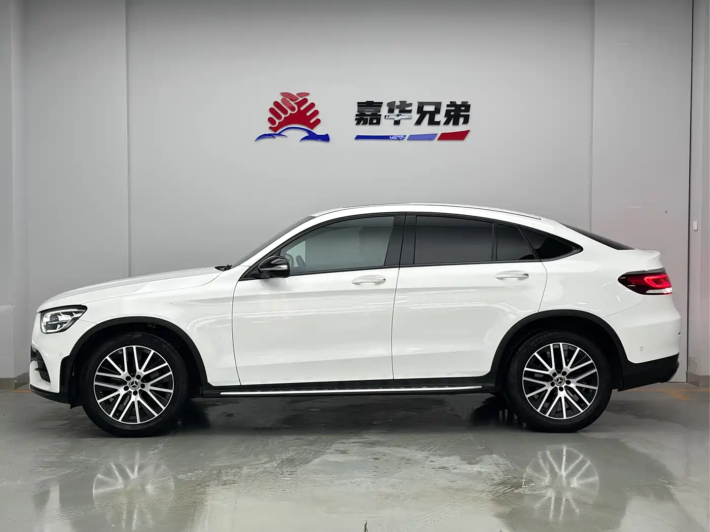 Mercedes-Benz GLC Coupe 2020 GLC 300 4MATIC Coupe SUV фото 9