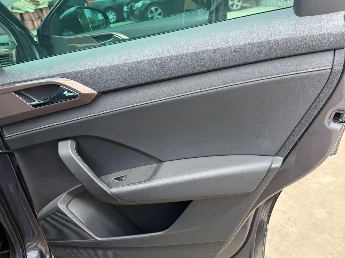 Volkswagen Tharu 2020 280TSI 2WD Luxury Edition China V фото 16