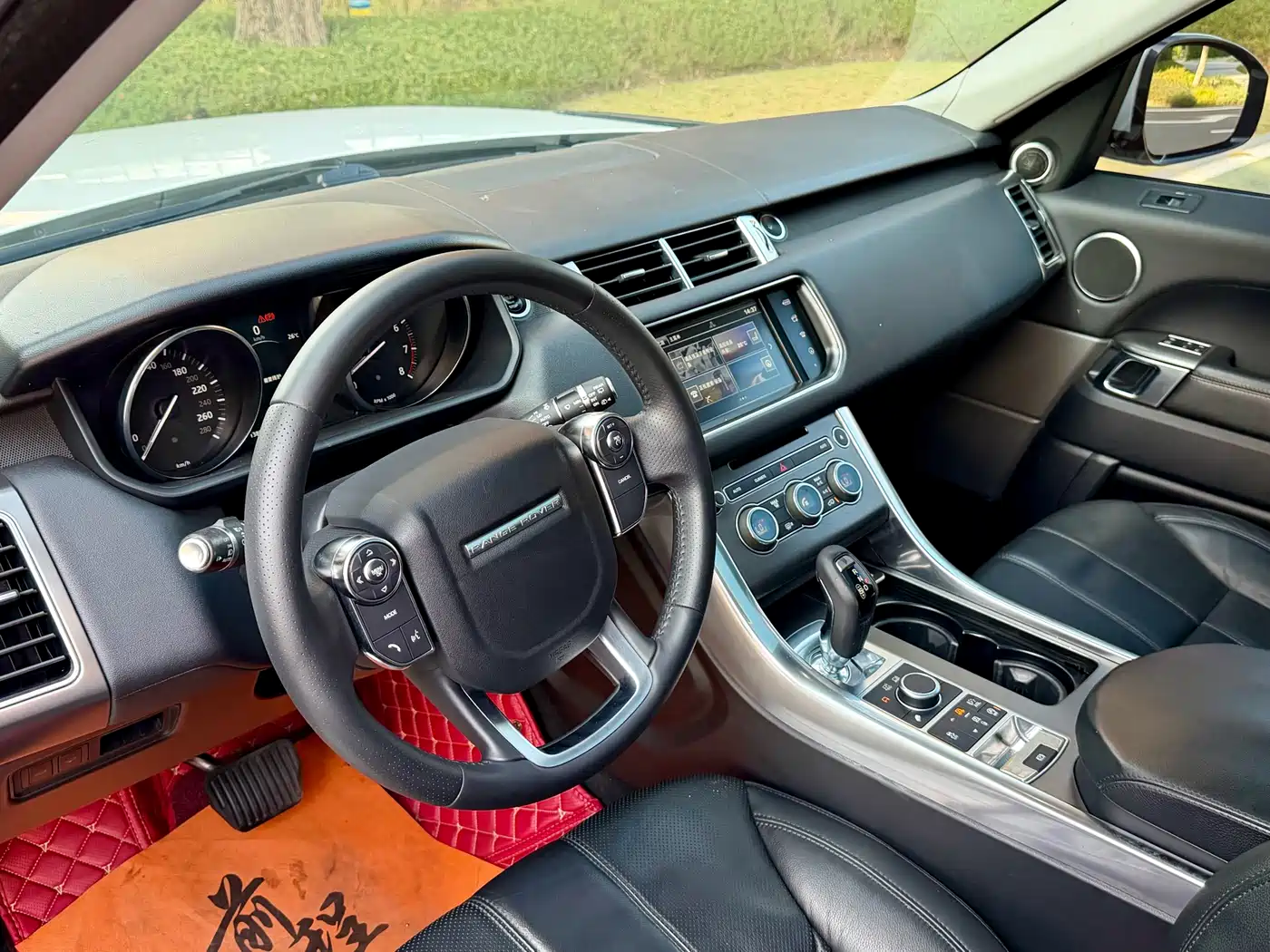 Land Rover Range Rover Sport 2016 Model 3.0 SC V6 SE фото 14
