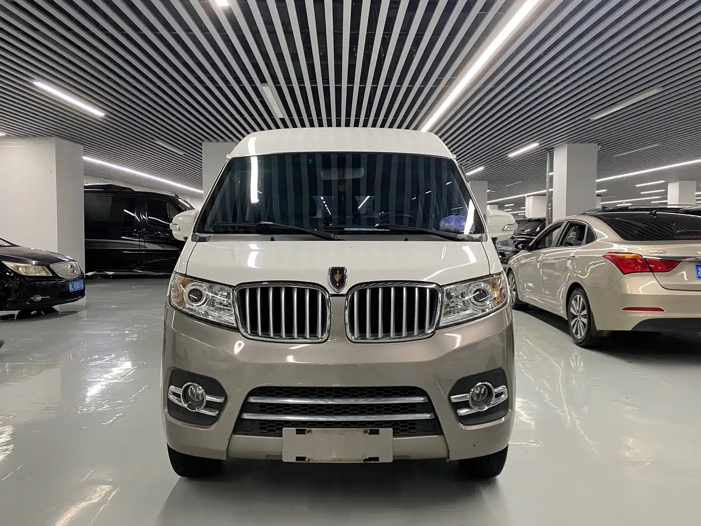 Фото 2 - Jinbei New Hiace X30L