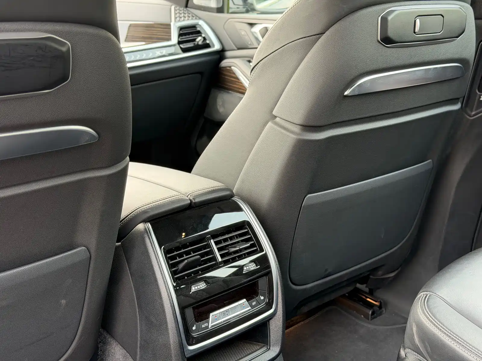 Photo 12 - BMW X7