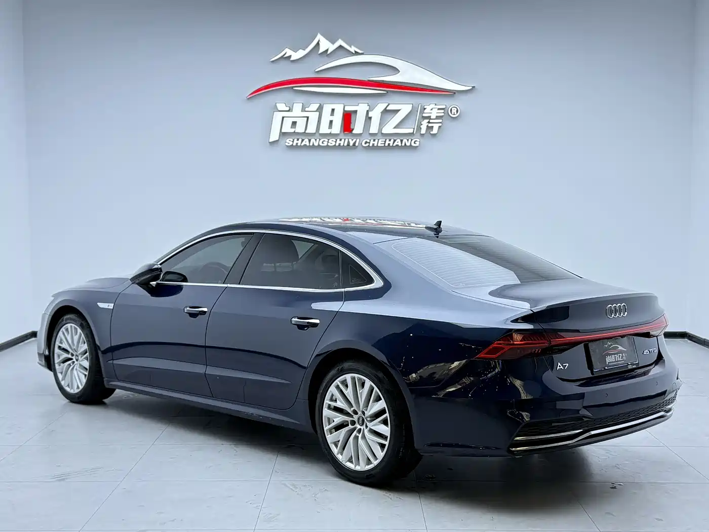 Audi A7L 2024 45TFSI S-line Dream Edition Crystal Package фото 6