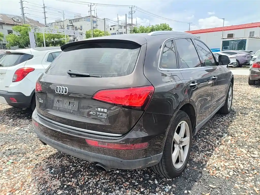 AUDI Q5