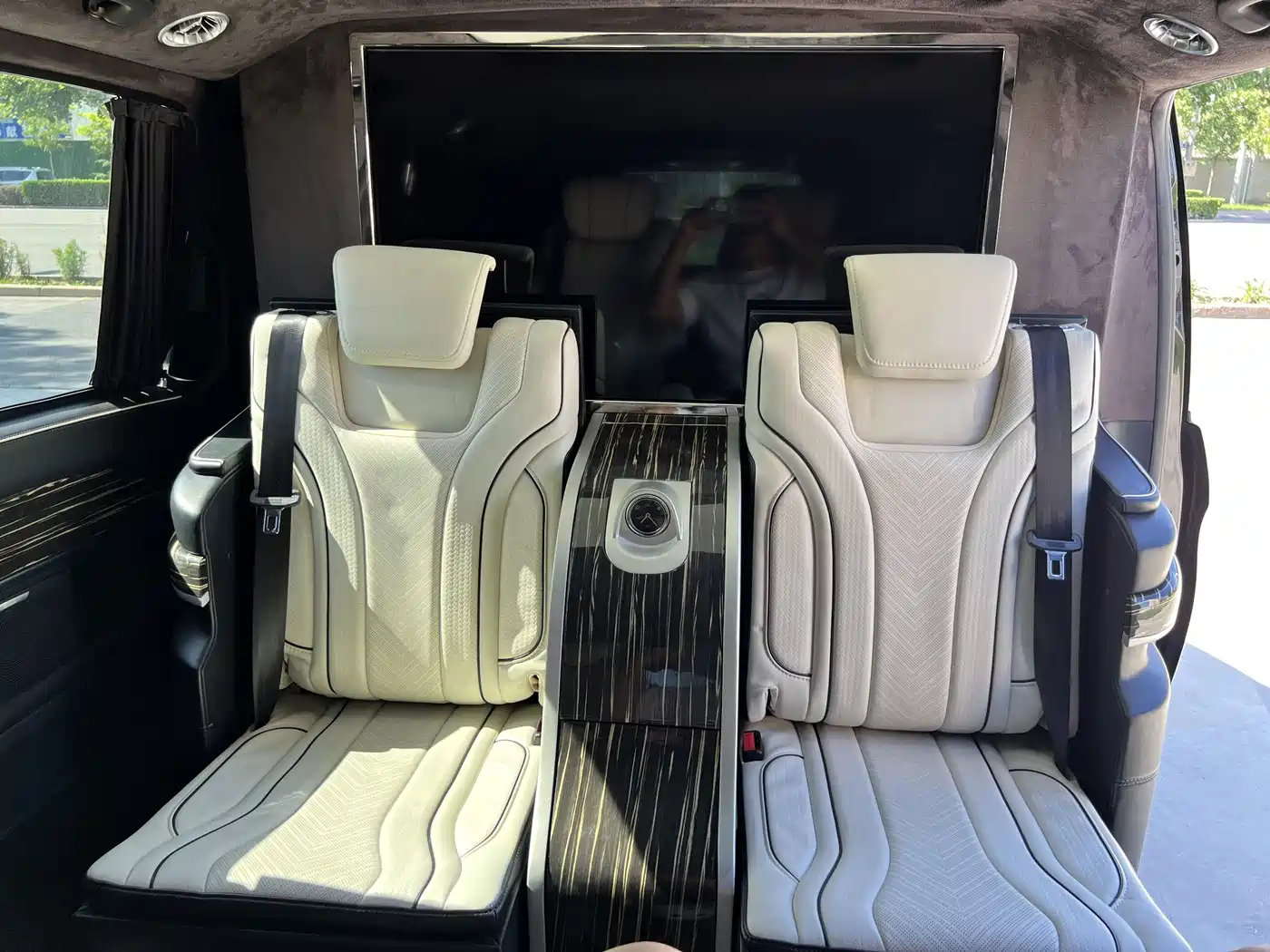 Mercedes-Benz V-Class 2020 Model V 260 L Long Wheelbase Luxury фото 12