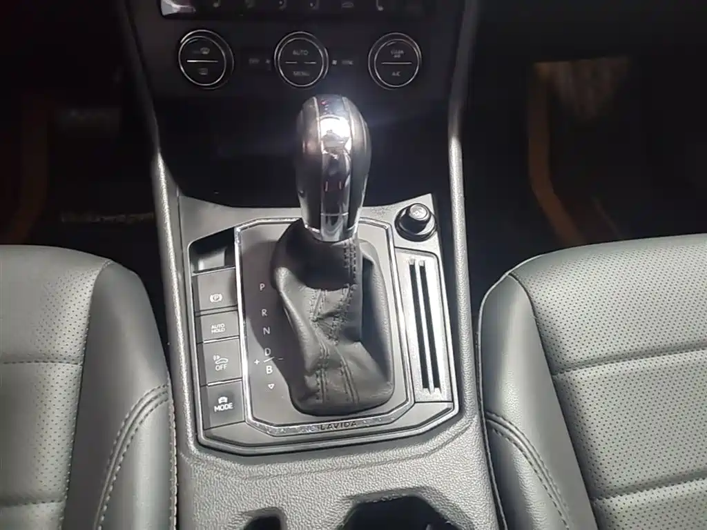 Volkswagen VW Lavida EV 2019 Premium Edition фото 14