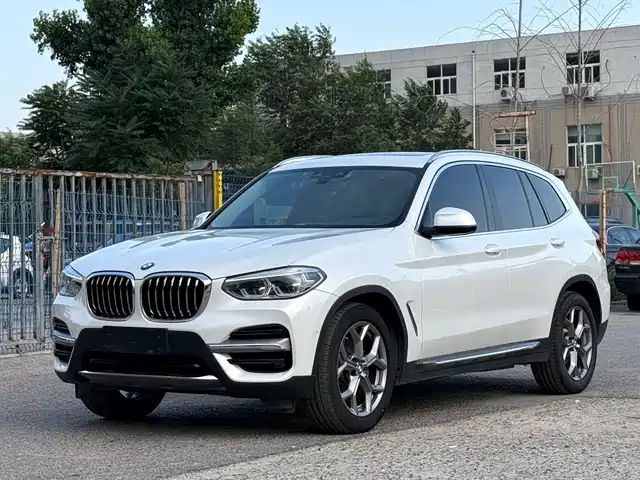 BMW X3 xDrive28i, Люкс-пакет