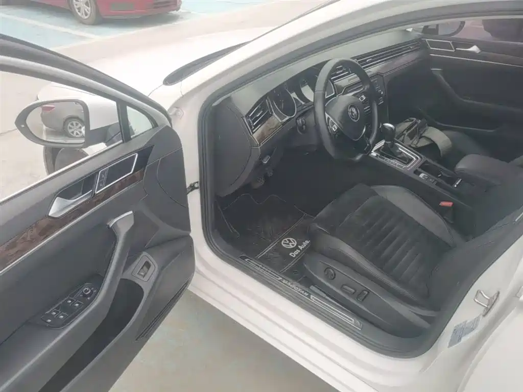 Volkswagen Magotan 2018 330TSI DSG Luxury фото 16