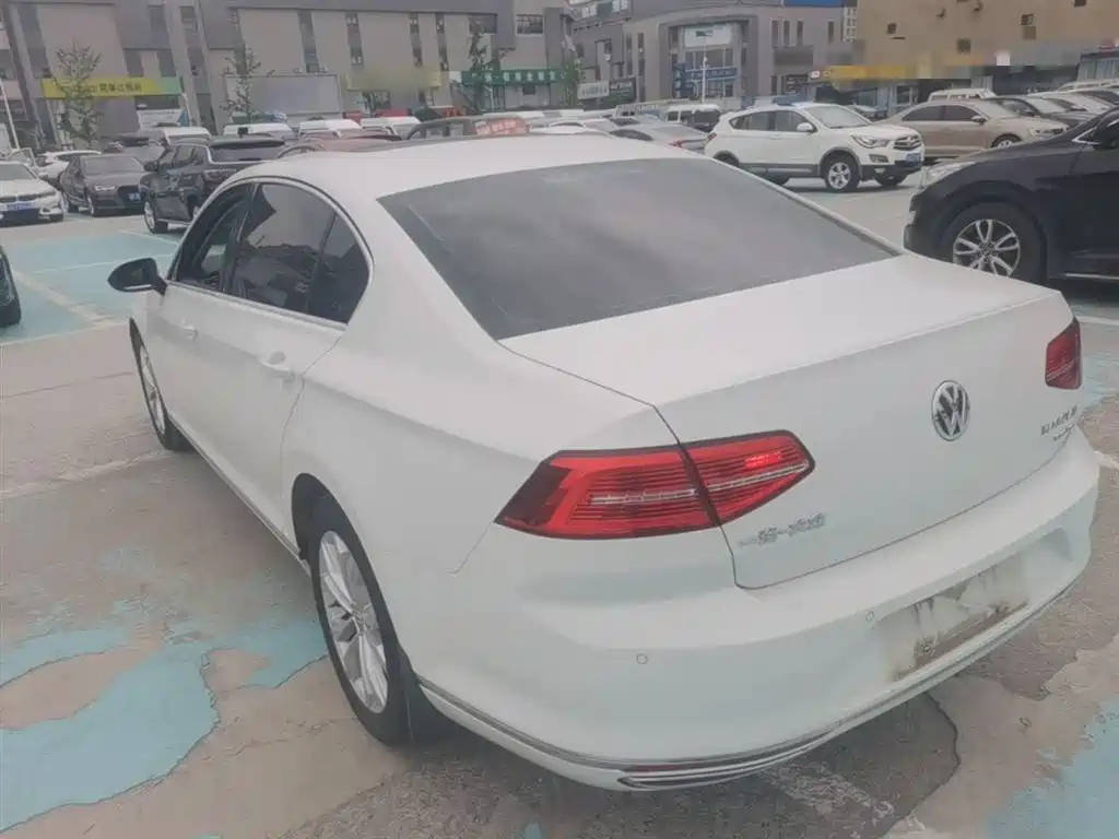 Volkswagen Magotan 2018 330TSI DSG Luxury фото 5
