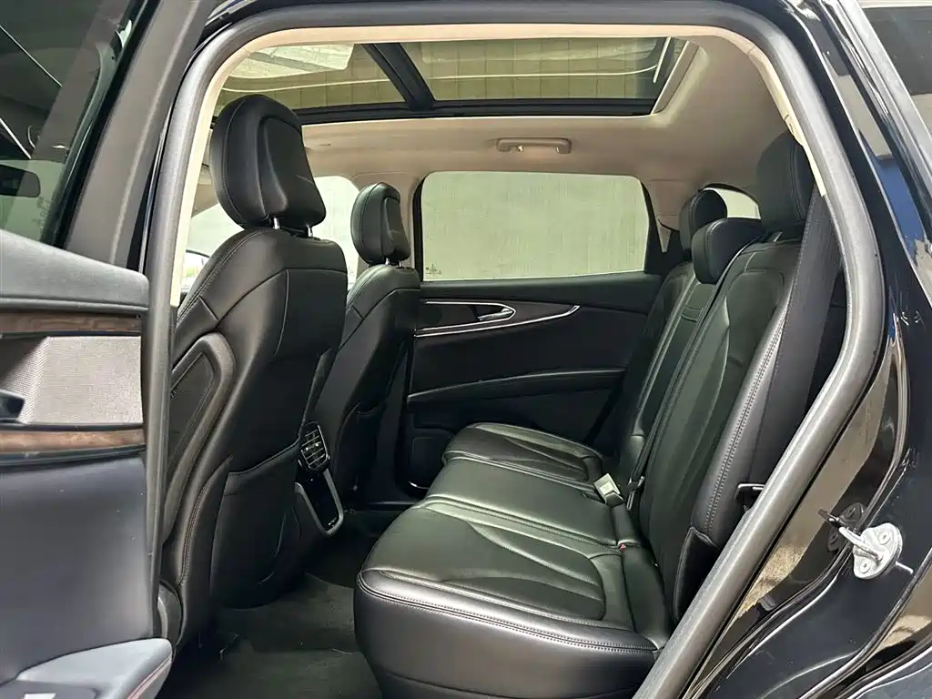 LINCOLN NAVIGATOR