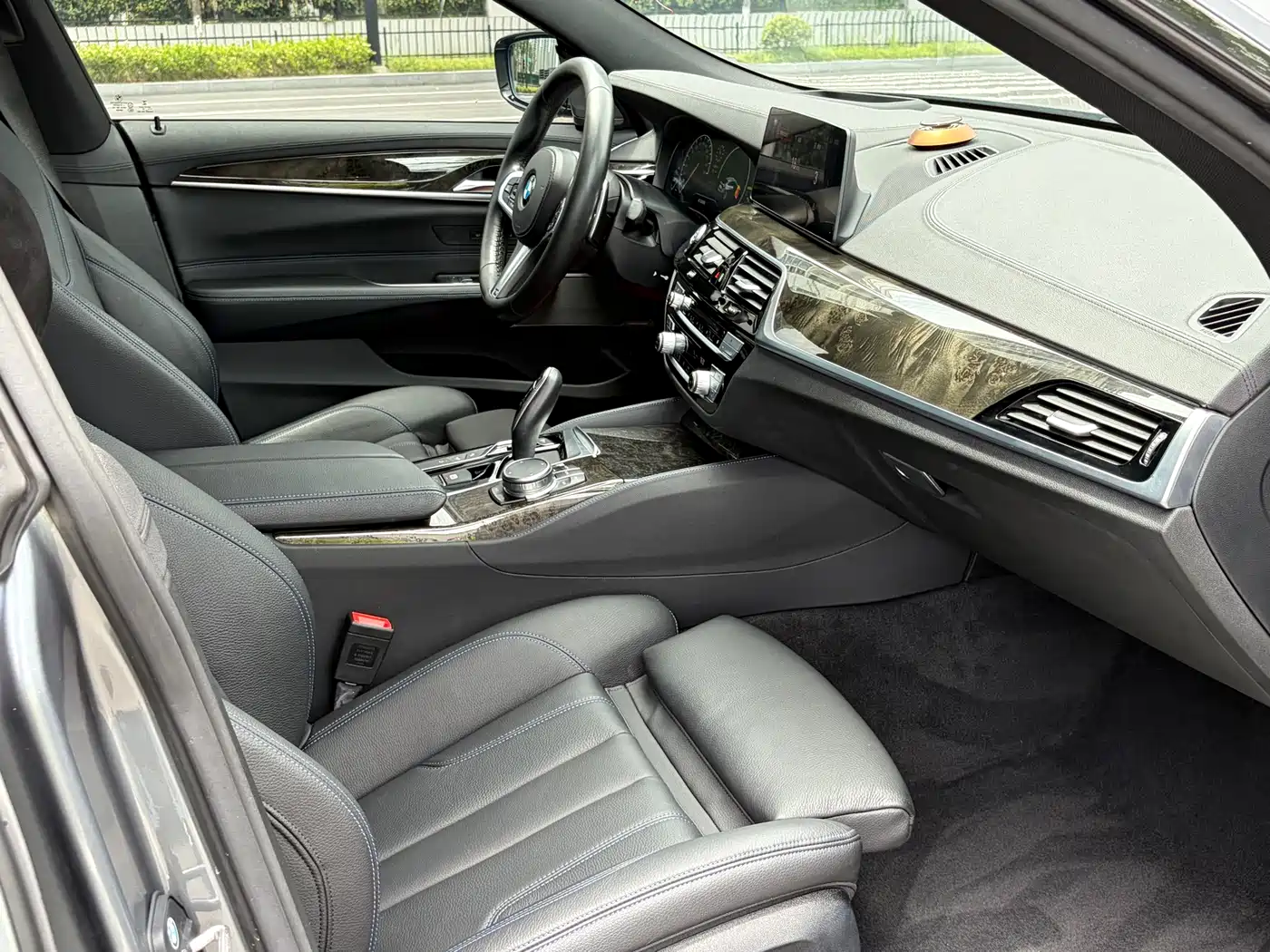 BMW 6 Series GT 2019 630i M Sport Package фото 14