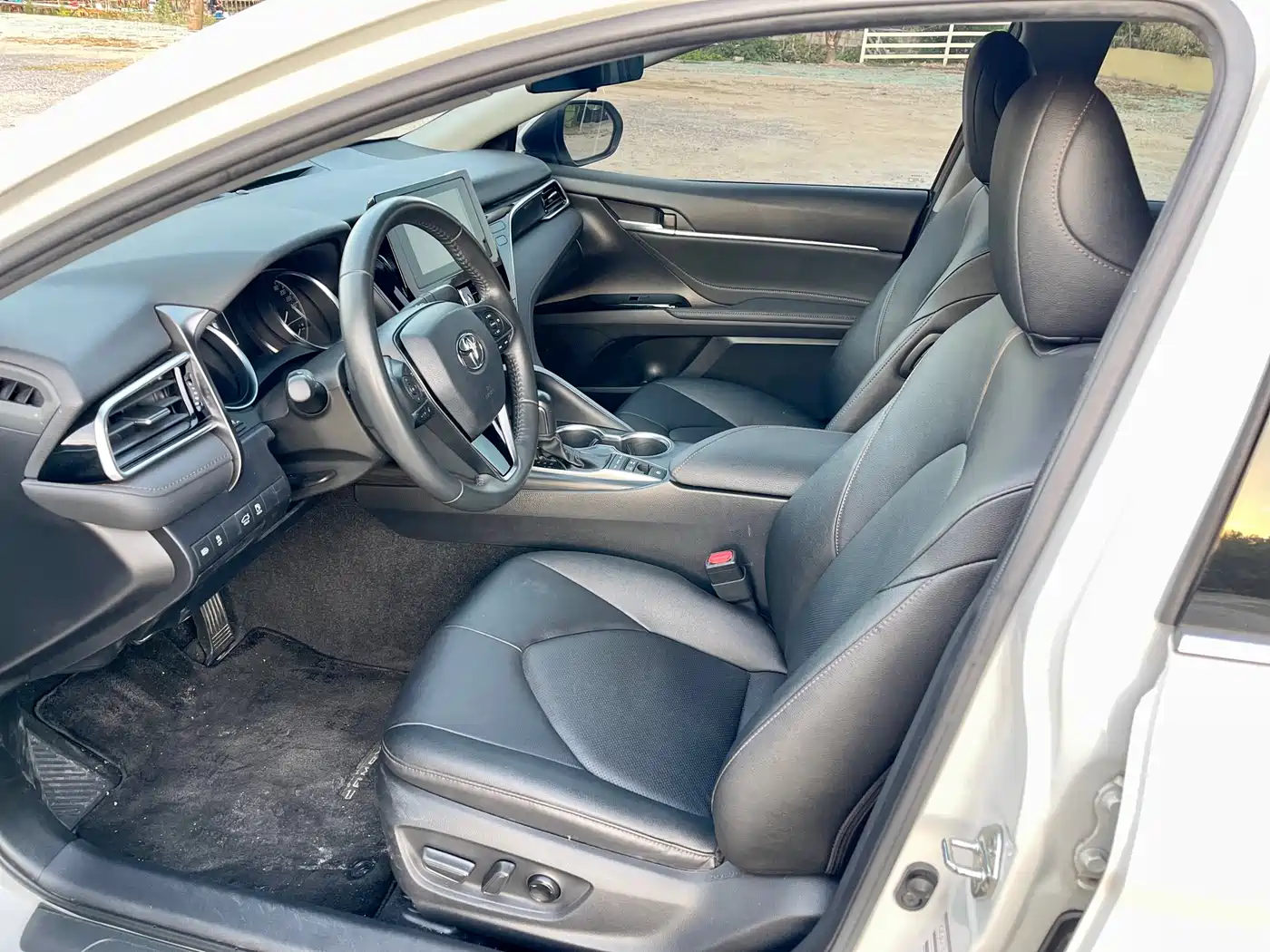 Toyota Camry 2021 Hybrid 2.5HGVP Leading Edition фото 10