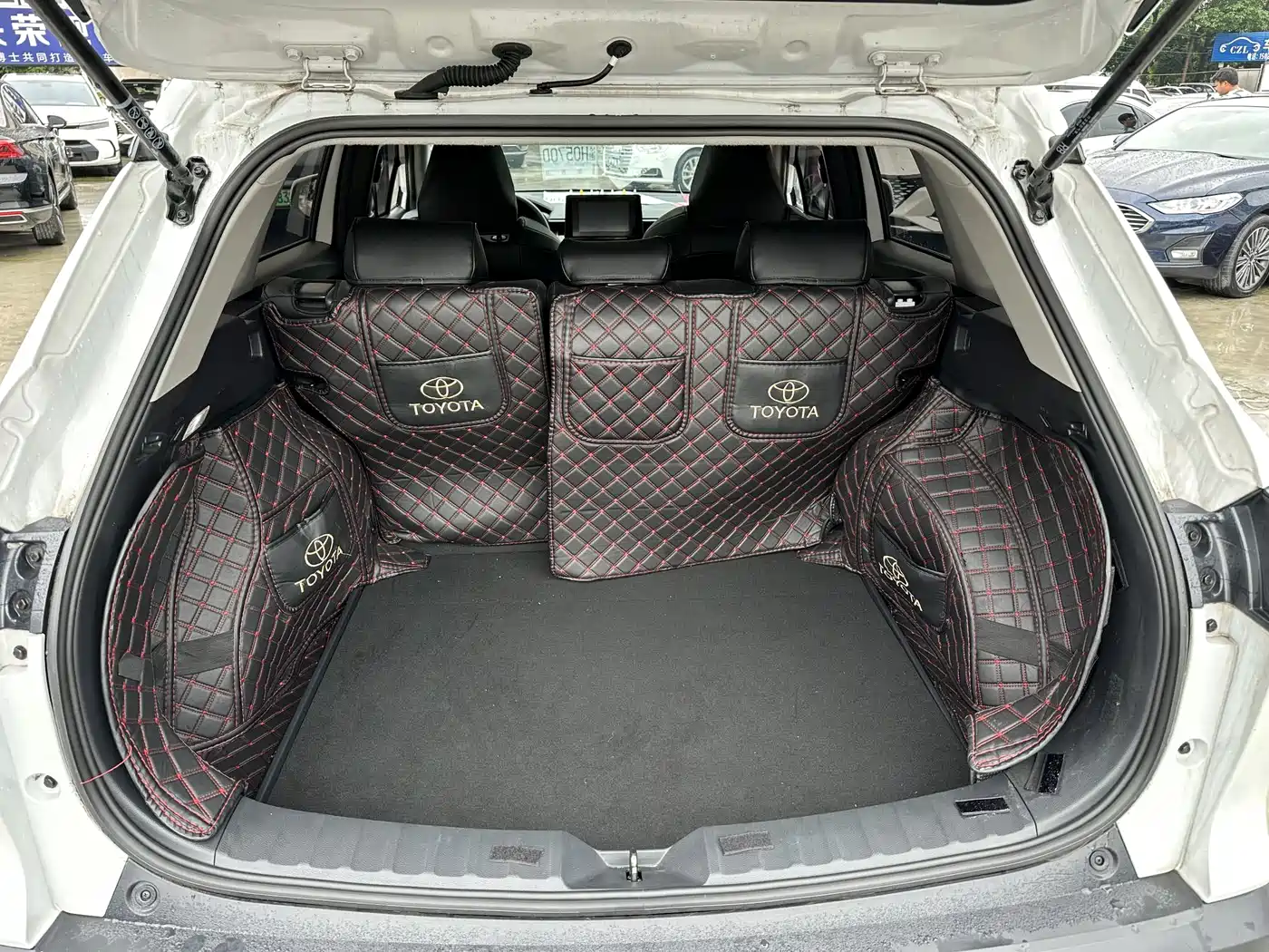 Toyota Frontlander 2023 2.0L CVT Leading Edition фото 8