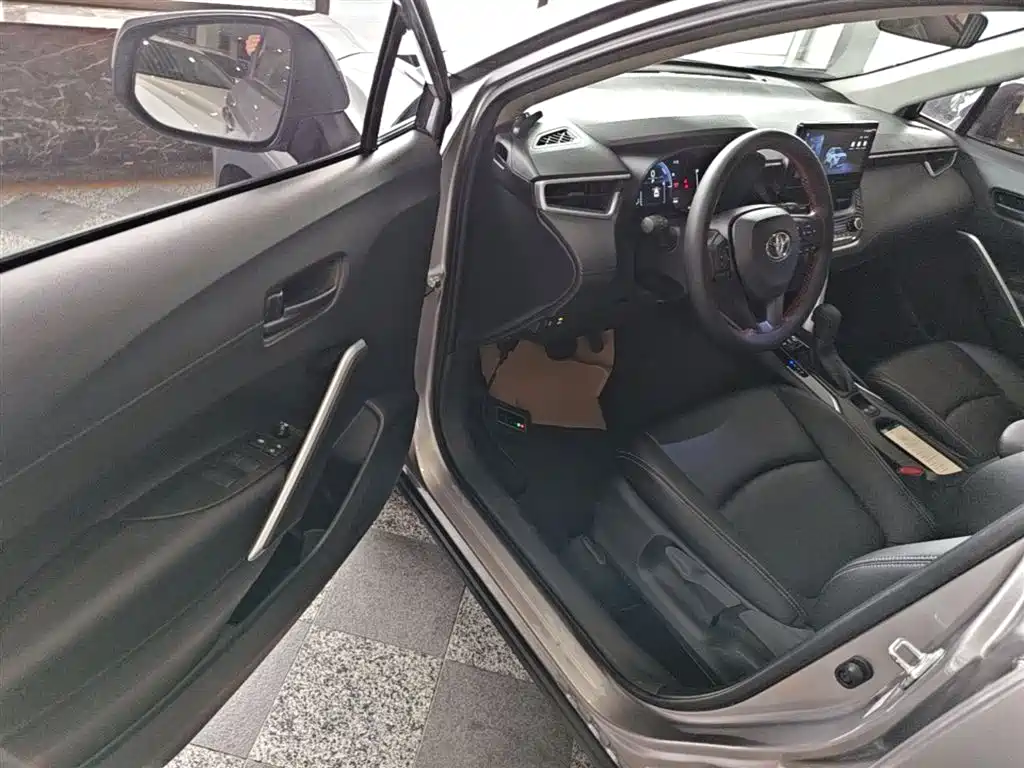 Toyota Corolla Cross 2023 Hybrid 2.0L Pioneer Edition фото 16