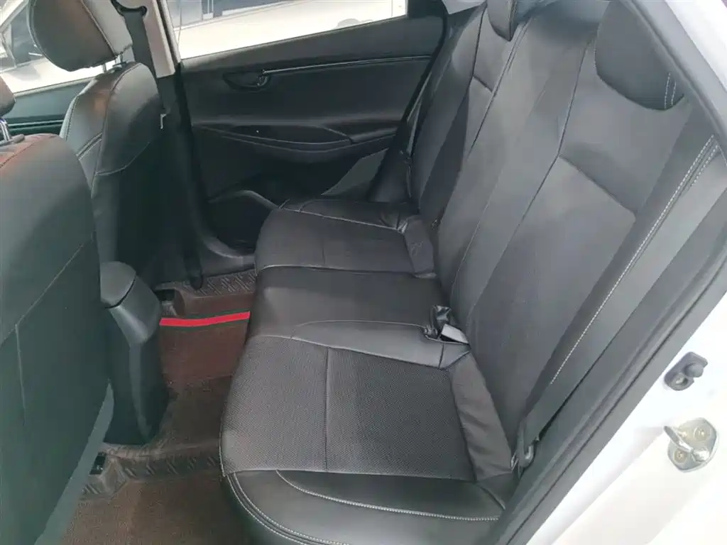 Hyundai Elantra 2018 1.6L Automatic Pleasing Edition GL China VI фото 17