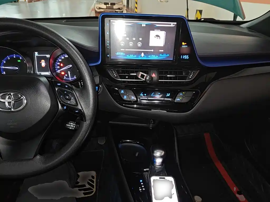 Photo 10 - Toyota C-HR