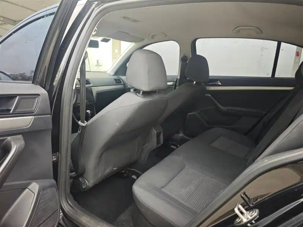 Volkswagen Lavida 2018 Classic 1.5L Automatic Trend China VI фото 5