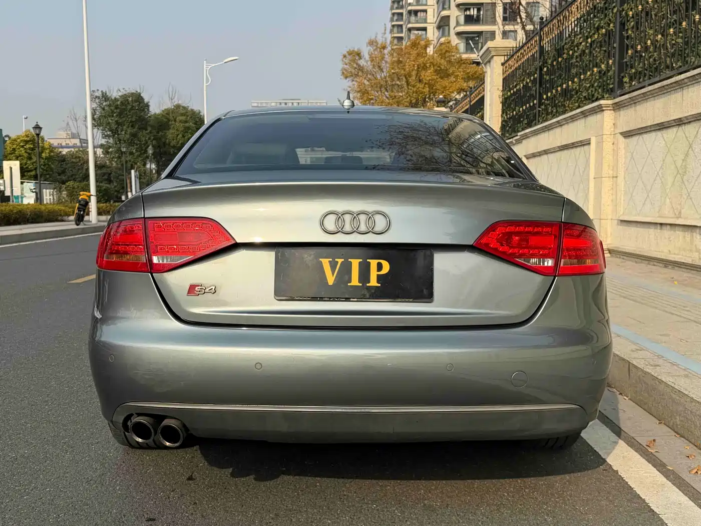 Audi A4L 2010 2010 2.0 TFSI Technology