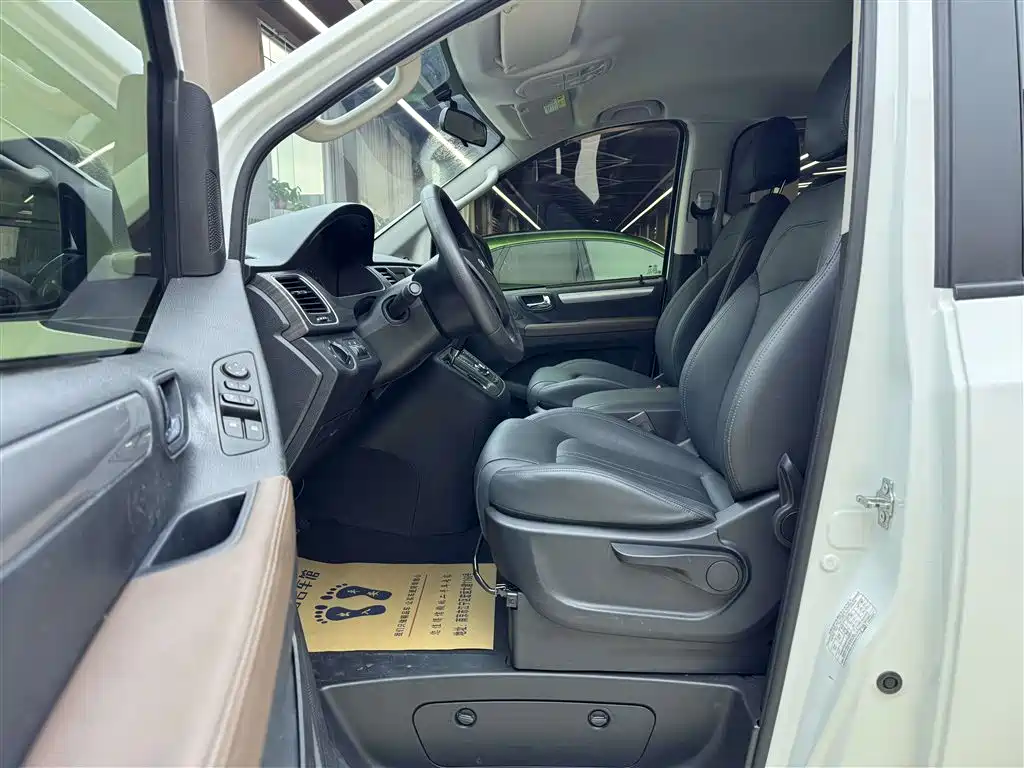 SAIC Maxus Maxus G10 2019 Facelift PLUS 2.0T Automatic Elite Edition China VI фото 9