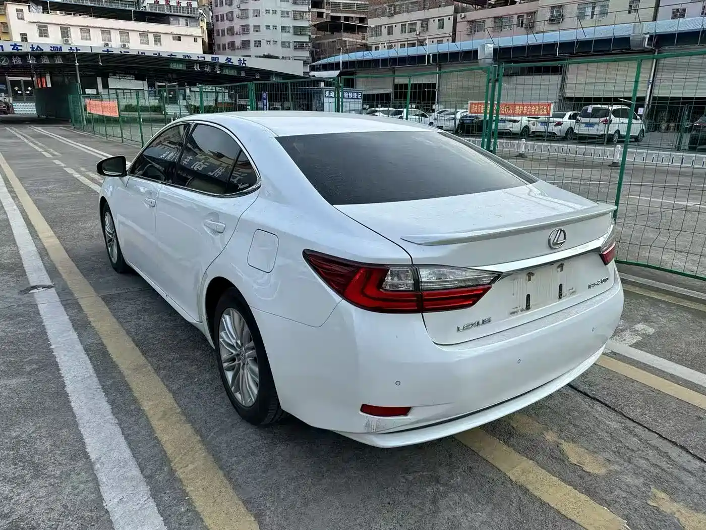 Lexus ES 2015 200 Elite Edition фото 8
