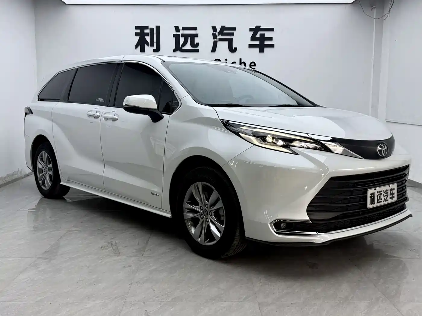 Toyota Sienna 2025 2024 2.5L Hybrid Comfort Edition