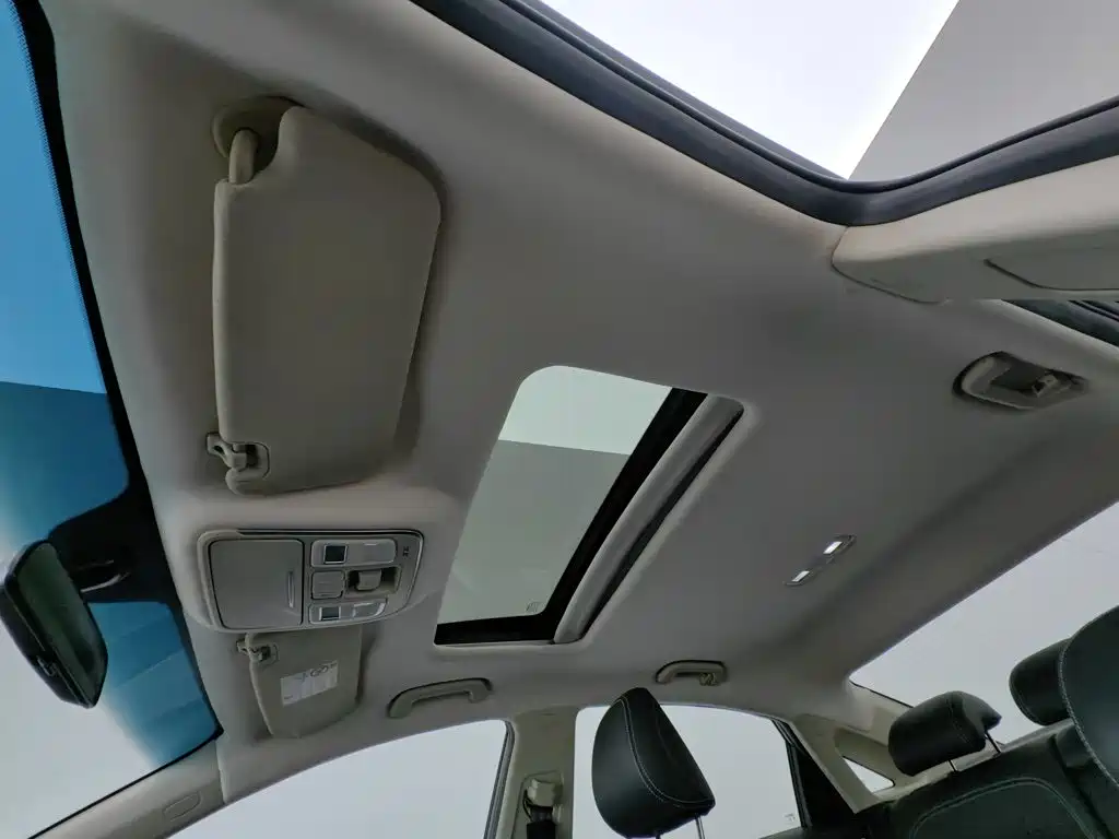 Фото 14 - Geely Emgrand GL