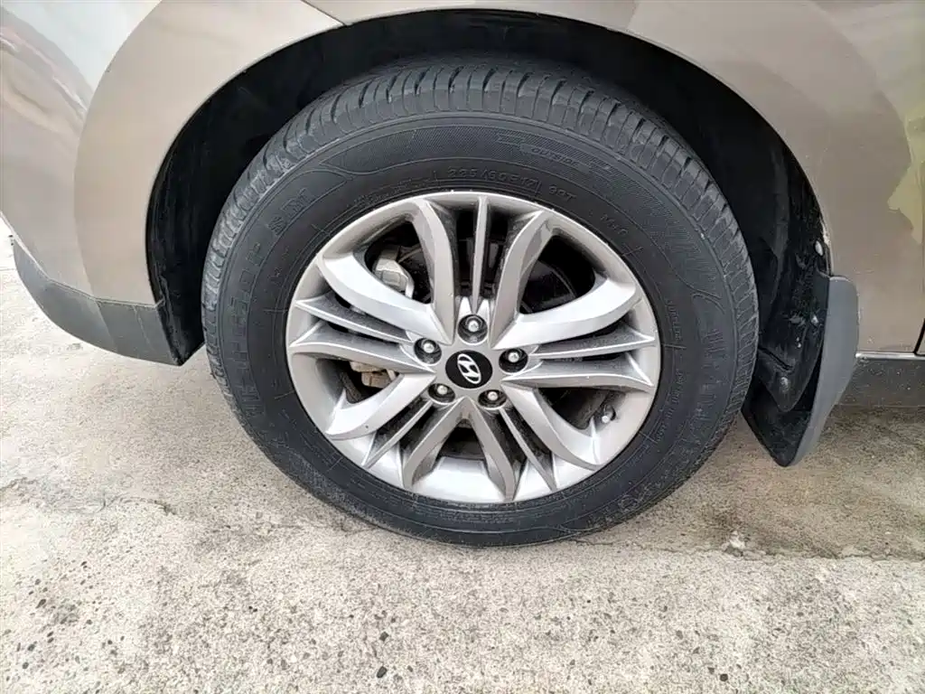 Hyundai Beijing Hyundai ix35 2013 2.0L Auto 2WD Smart GLS China IV фото 23