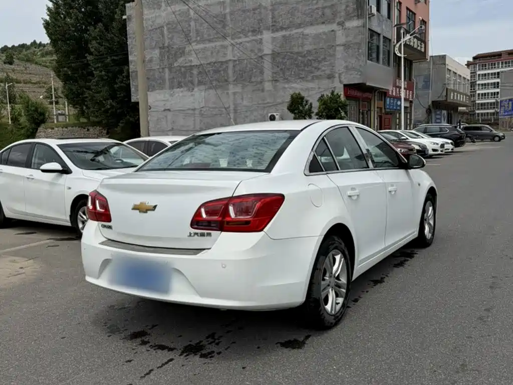 Chevrolet Cruze 2017 2015 1.5L Classic SE MT
