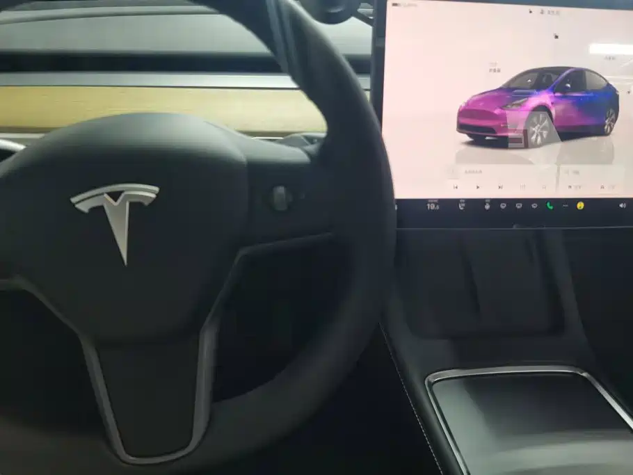 Фото 12 - Tesla Model Y