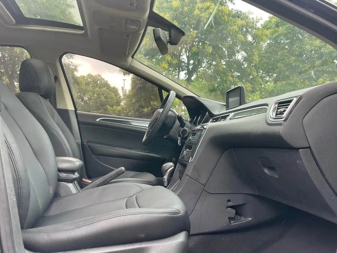 Peugeot 308 2014 Model Joy Edition Classic 1.6L Automatic Trend Style фото 14