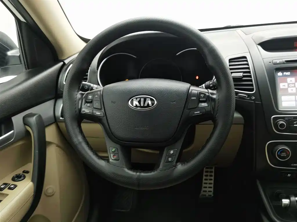 Photo 11 - Kia Sorento