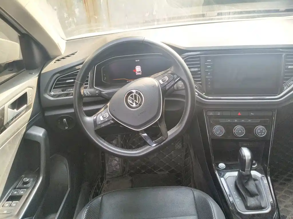 Volkswagen T-Roc, миниатюра 6
