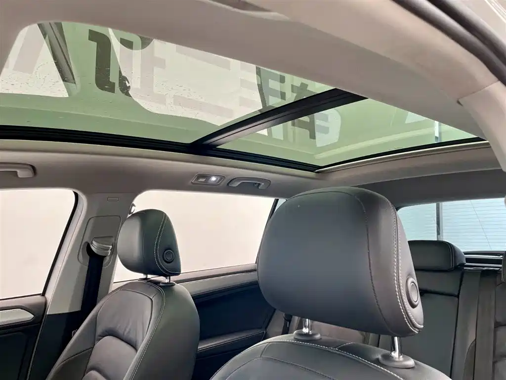 Volkswagen Tiguan L 2019 330TSI Automatic 2WD Panorama Comfort Edition China VI фото 17