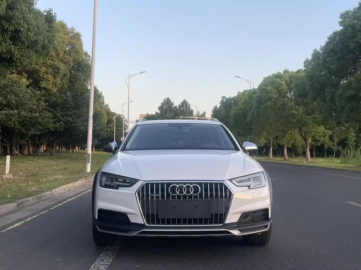 Audi A4 (Import) 2018 2017 45 TFSI allroad quattro Fashion