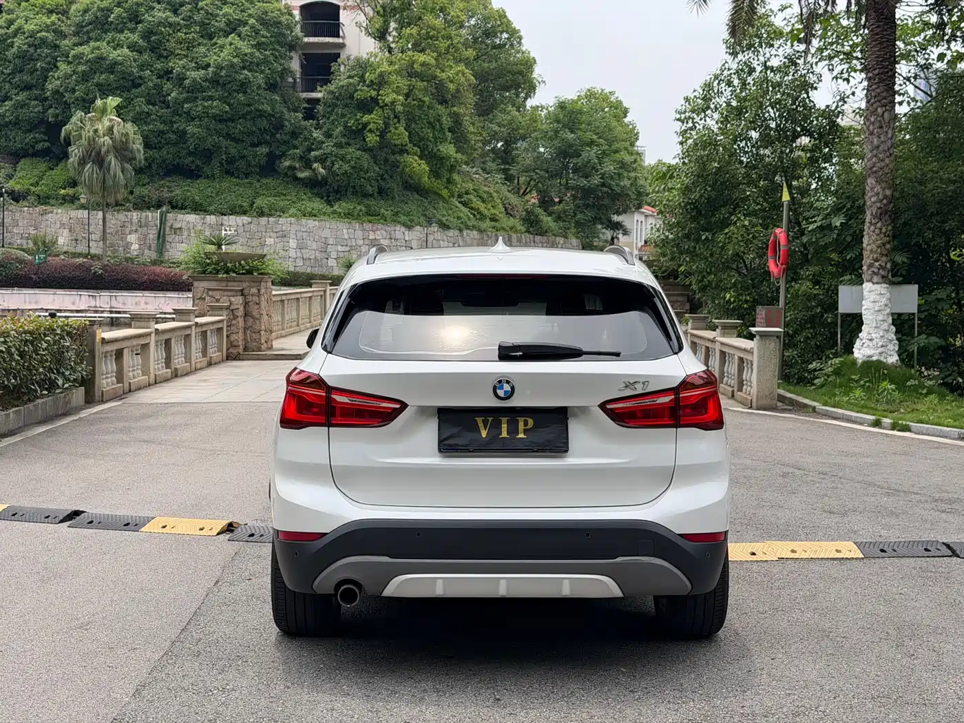 BMW X1 2018 sDrive18Li Premium Model фото 6