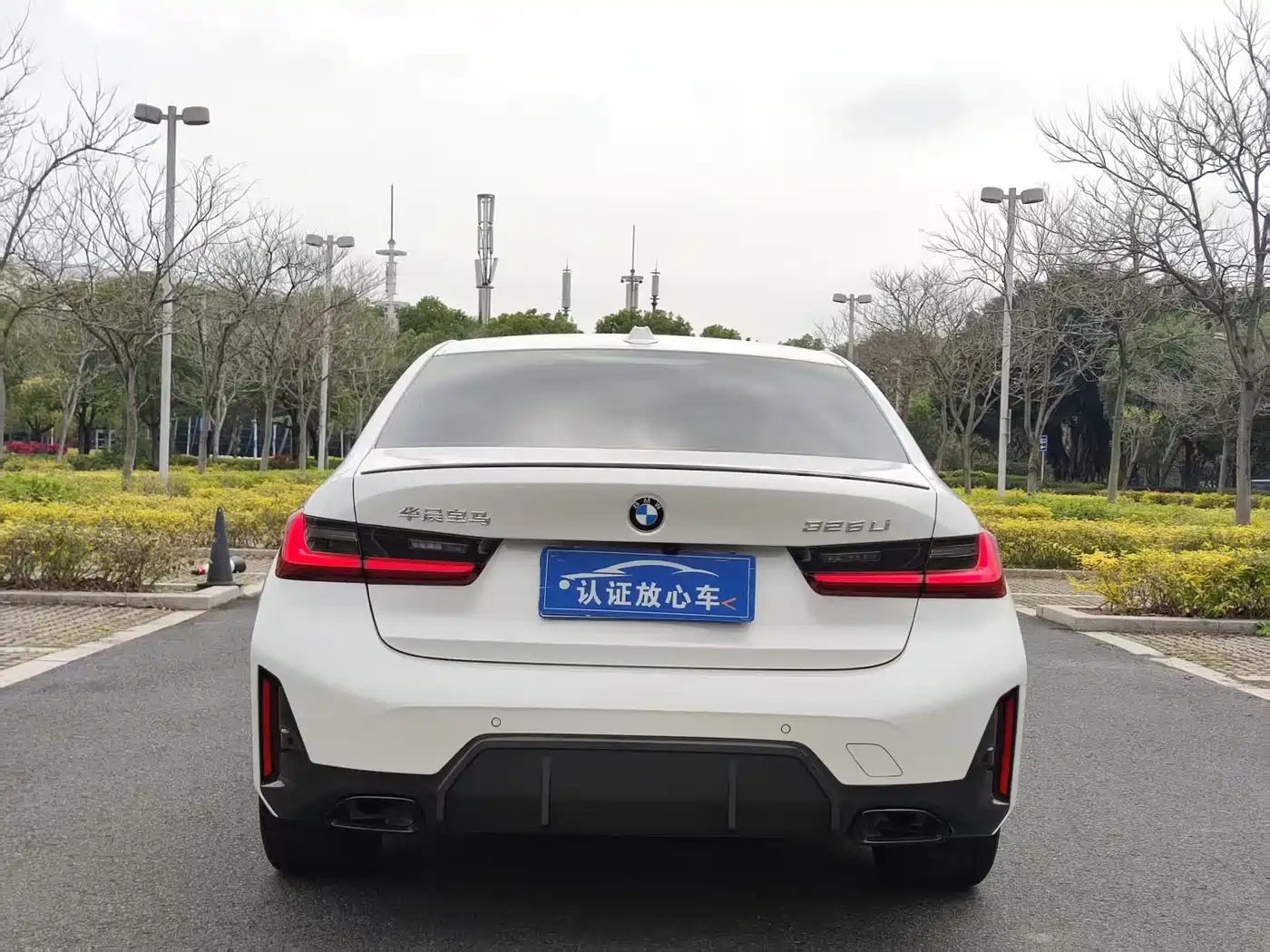 BMW 3 Series 2023 325Li M Sport Black Night Package фото 4