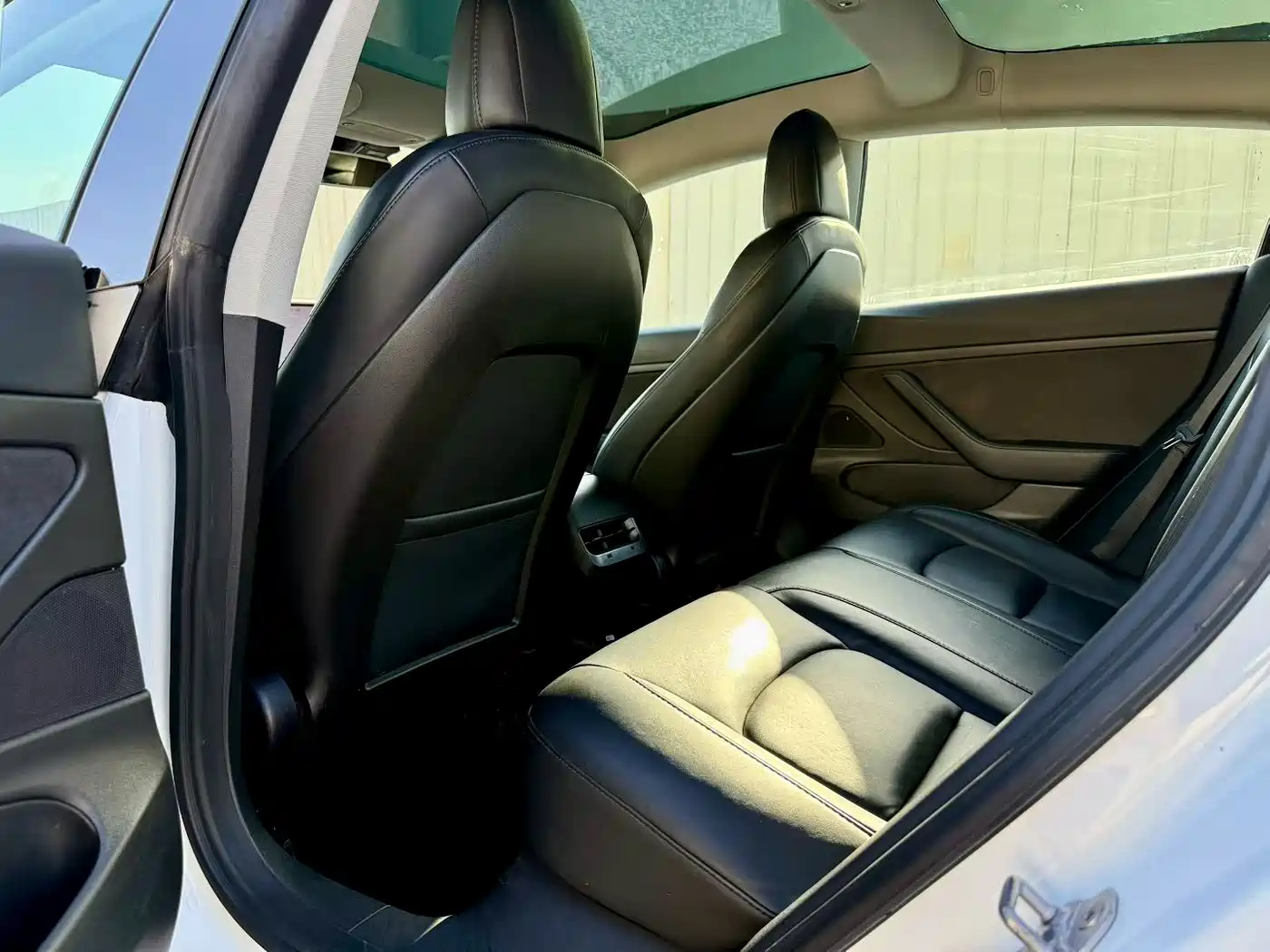 TESLA MODEL 3 (IMPORTED)