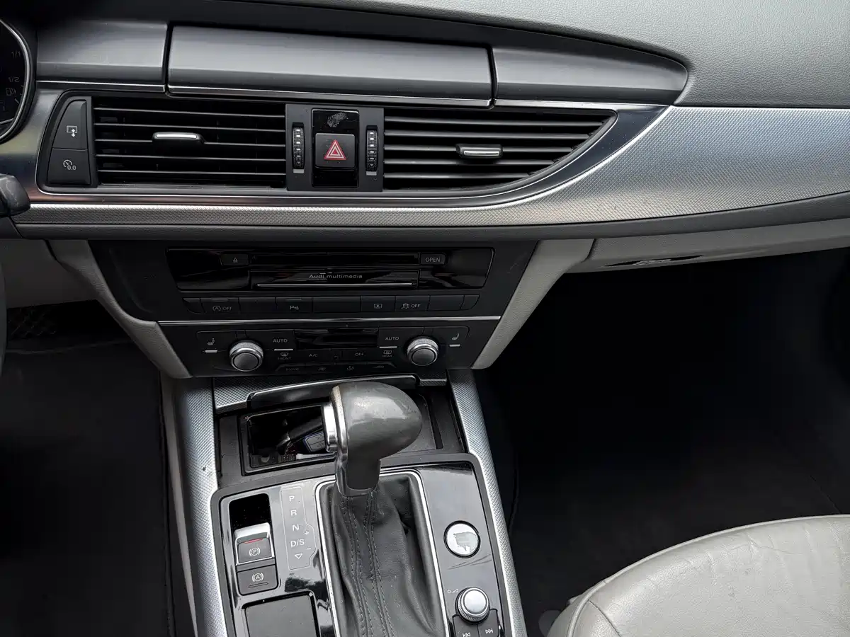 Audi A6L 2014 TFSI Comfort фото 9