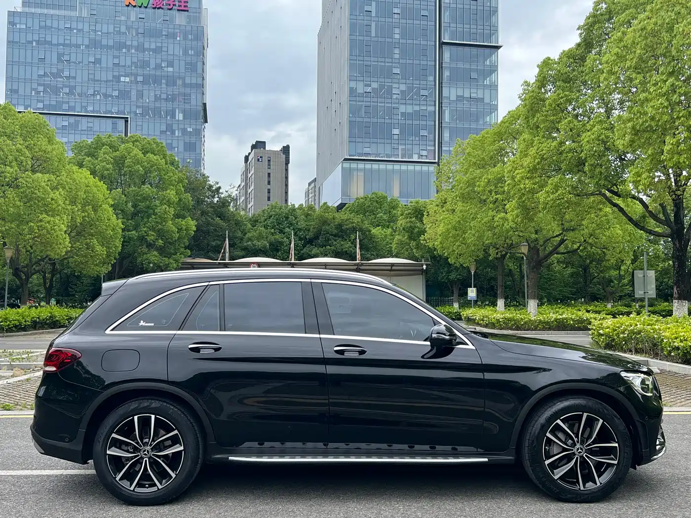 Mercedes-Benz GLC 2021 GLC 260 L 4MATIC Luxury фото 5