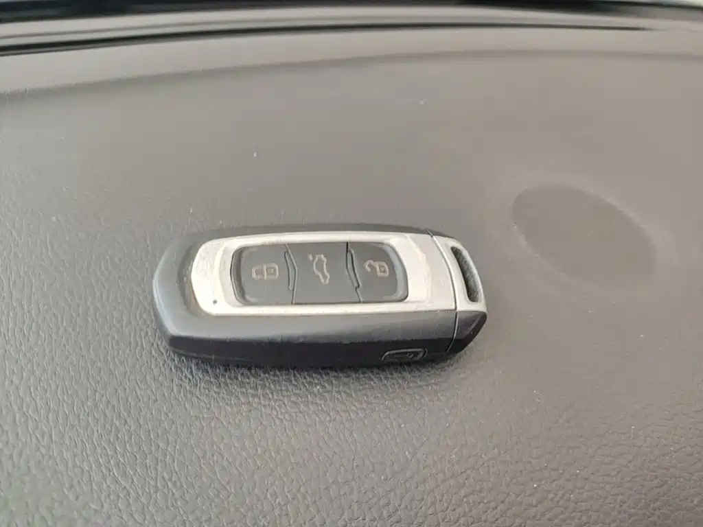 Фото 9 - Geely Emgrand