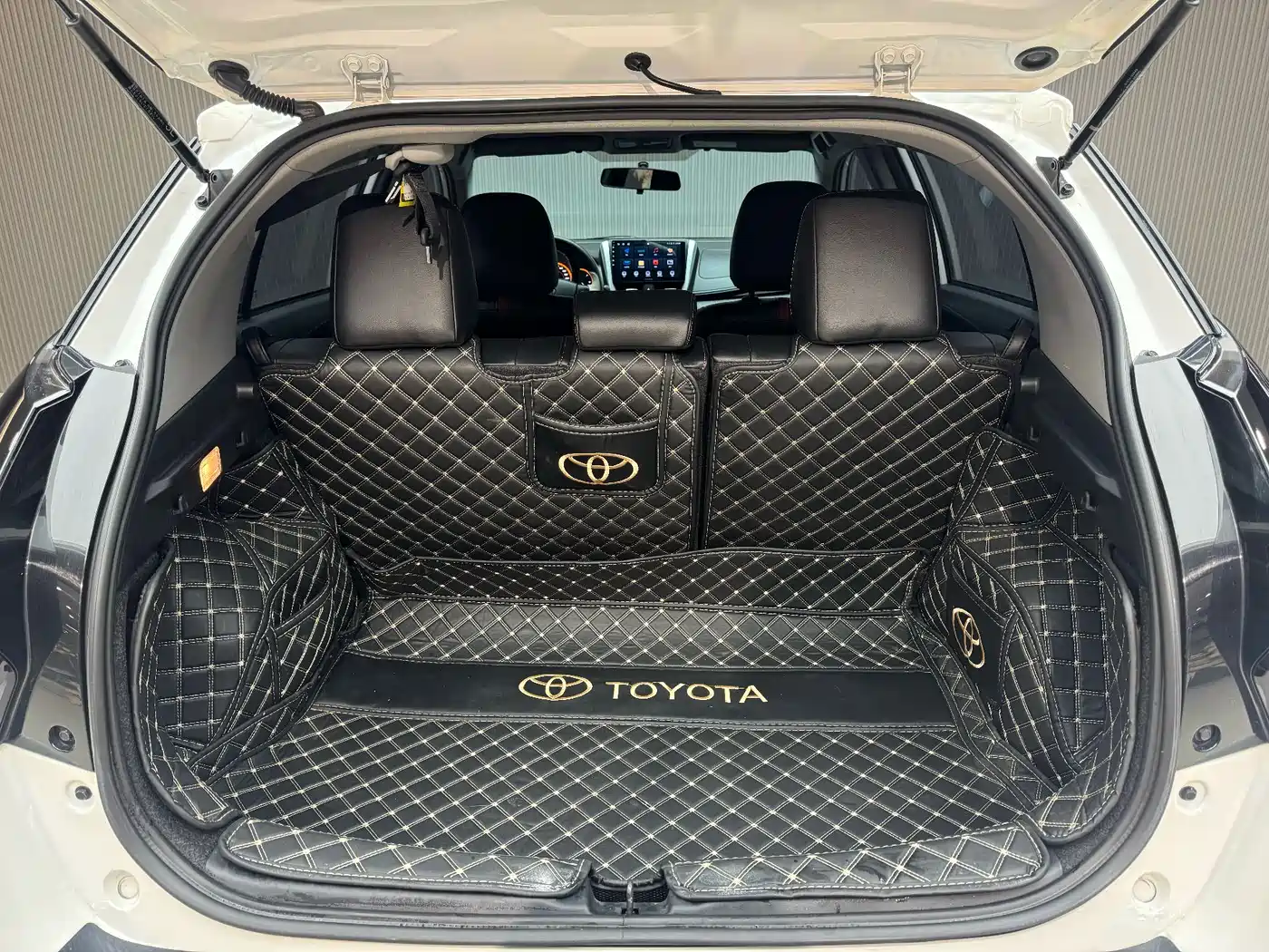 TOYOTA YARIS L ZHIXUAN