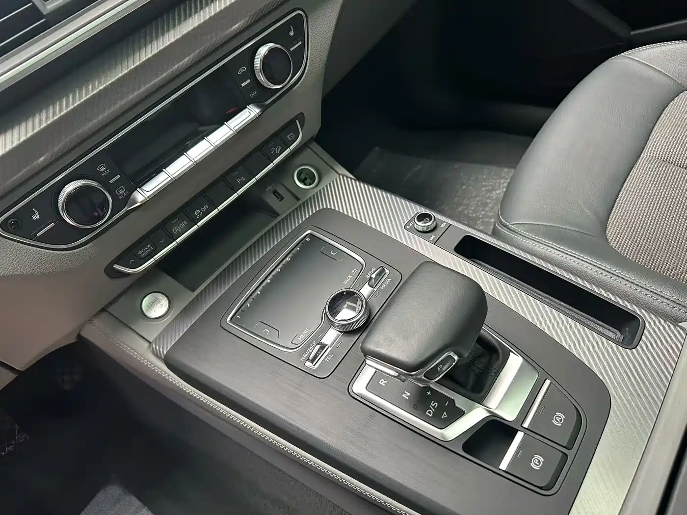 Audi Q5L 2018 45 TFSI Exclusive Fashion (China V) фото 6