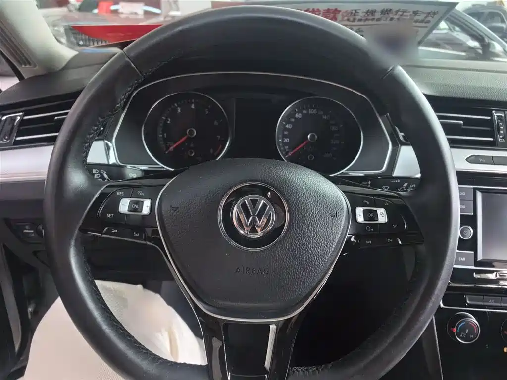 Volkswagen Magotan 2018 330TSI DSG Leading фото 5