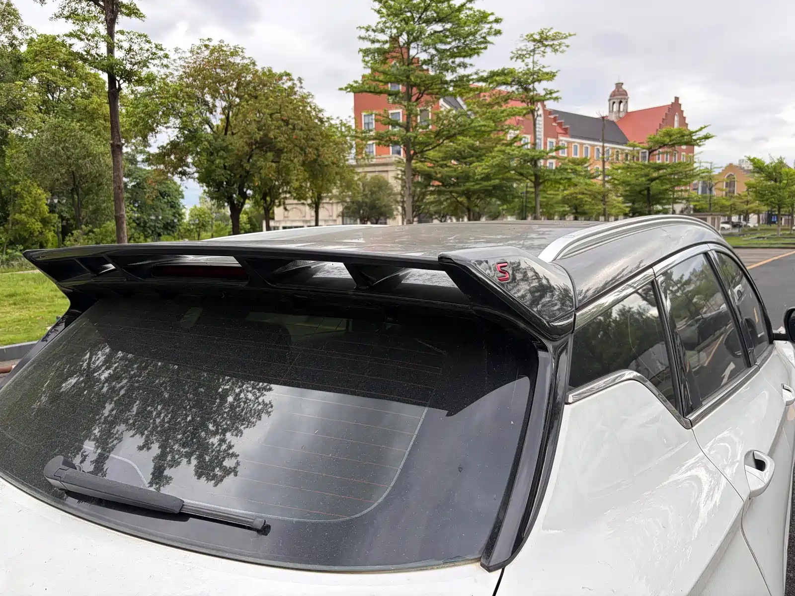 Фото 6 - Geely Coolray