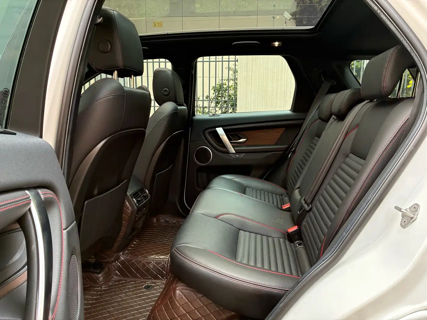 Land Rover Discovery Sport 2022 Model Facelift 249PS R-Dynamic S Performance Edition 5-seater фото 6