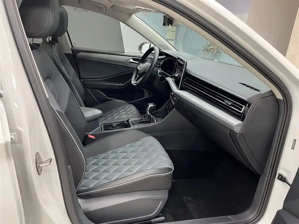 Volkswagen Sagitar 2023 Model Year 200TSI DSG Surpass Edition фото 13