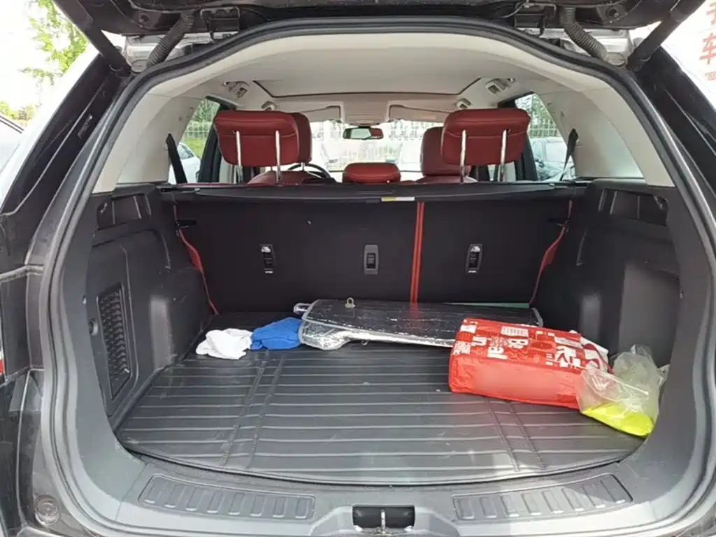 Land Rover Discovery Sport 2019 240PS SE Edition China VI фото 19